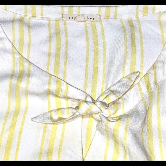 Bright Yellow Striped Blouse✨ - Picture 2 of 4